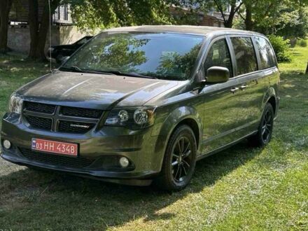 Черный Додж Караван, объемом двигателя 3.6 л и пробегом 117 тыс. км за 13500 $, фото 1 на Automoto.ua