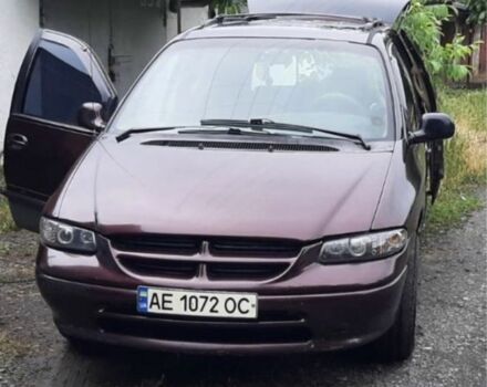 Коричневий Додж Caravan, об'ємом двигуна 3 л та пробігом 250 тис. км за 3400 $, фото 1 на Automoto.ua