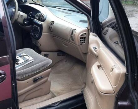 Коричневий Додж Caravan, об'ємом двигуна 3 л та пробігом 250 тис. км за 3400 $, фото 2 на Automoto.ua