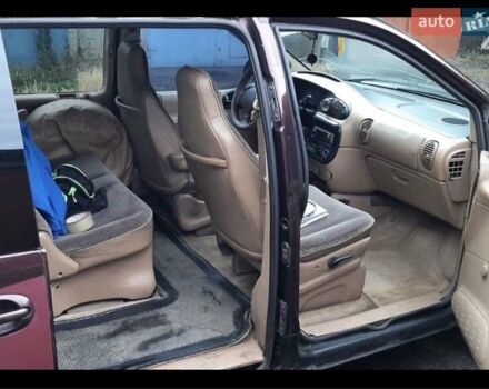 Коричневий Додж Caravan, об'ємом двигуна 3 л та пробігом 250 тис. км за 3400 $, фото 3 на Automoto.ua