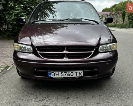 Красный Додж Караван, объемом двигателя 3.3 л и пробегом 230 тыс. км за 4700 $, фото 1 на Automoto.ua