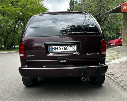 Красный Додж Караван, объемом двигателя 3.3 л и пробегом 230 тыс. км за 4700 $, фото 3 на Automoto.ua