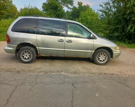 Додж Караван 1996 в Дрогобыче на Automoto.ua Серый Додж Караван, объемом двигателя 2.97 л и пробегом 200 тыс. км за 850 $, фото 1 на Automoto.ua