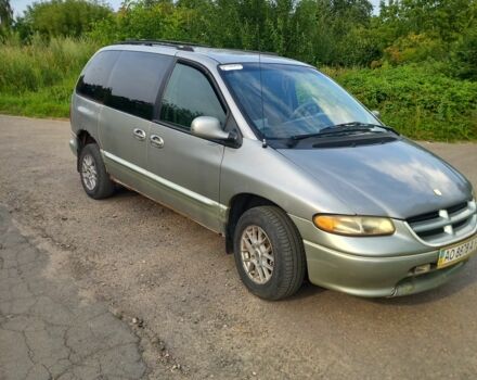 Серый Додж Караван, объемом двигателя 3 л и пробегом 400 тыс. км за 900 $, фото 1 на Automoto.ua