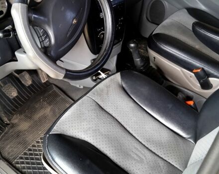 Серый Додж Караван, объемом двигателя 2.5 л и пробегом 295 тыс. км за 3200 $, фото 5 на Automoto.ua