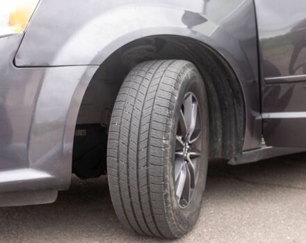 Серый Додж Караван, объемом двигателя 3.6 л и пробегом 340 тыс. км за 13300 $, фото 19 на Automoto.ua