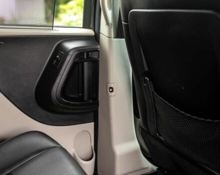 Серый Додж Караван, объемом двигателя 3.6 л и пробегом 340 тыс. км за 13300 $, фото 9 на Automoto.ua