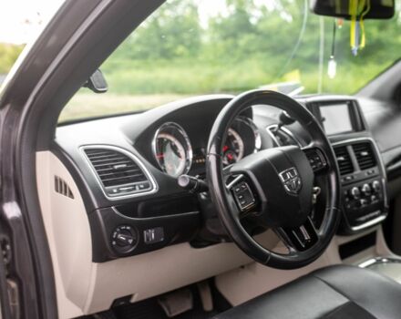 Серый Додж Караван, объемом двигателя 3.6 л и пробегом 340 тыс. км за 13300 $, фото 21 на Automoto.ua