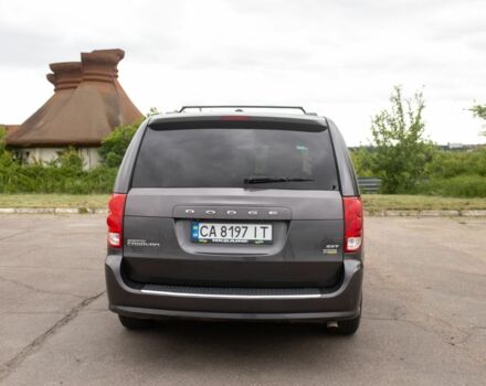 Серый Додж Караван, объемом двигателя 3.6 л и пробегом 340 тыс. км за 13500 $, фото 4 на Automoto.ua