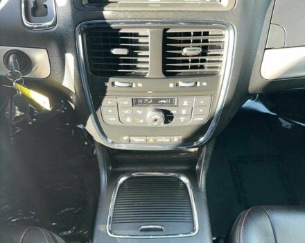 Сірий Додж Caravan, об'ємом двигуна 3.6 л та пробігом 135 тис. км за 13000 $, фото 3 на Automoto.ua