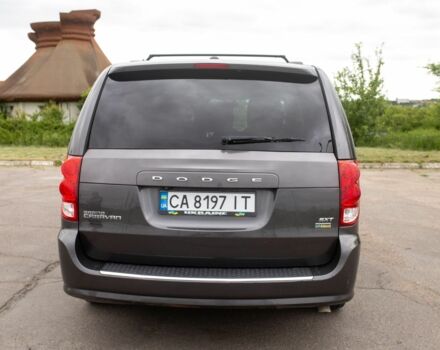 Серый Додж Караван, объемом двигателя 3.6 л и пробегом 340 тыс. км за 13300 $, фото 5 на Automoto.ua