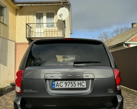 Серый Додж Караван, объемом двигателя 3.6 л и пробегом 154 тыс. км за 12800 $, фото 2 на Automoto.ua