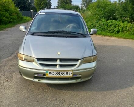 Сірий Додж Caravan, об'ємом двигуна 3 л та пробігом 400 тис. км за 900 $, фото 1 на Automoto.ua