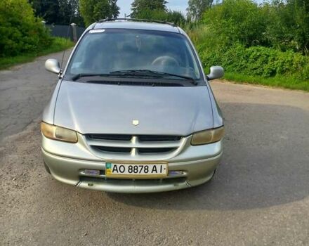 Серый Додж Караван, объемом двигателя 2.97 л и пробегом 300 тыс. км за 900 $, фото 1 на Automoto.ua