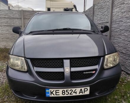 Серый Додж Караван, объемом двигателя 3.3 л и пробегом 380 тыс. км за 4504 $, фото 1 на Automoto.ua