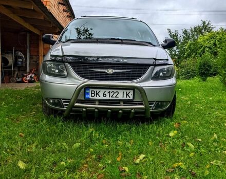 Серый Додж Караван, объемом двигателя 2.5 л и пробегом 295 тыс. км за 3200 $, фото 1 на Automoto.ua