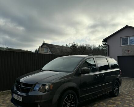 Серый Додж Караван, объемом двигателя 3.6 л и пробегом 154 тыс. км за 12800 $, фото 1 на Automoto.ua