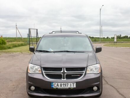 Додж Караван 2017 в Умани на Automoto.ua Серый Додж Караван, объемом двигателя 3.6 л и пробегом 340 тыс. км за 13500 $, фото 1 на Automoto.ua