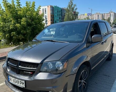 Серый Додж Караван, объемом двигателя 3.6 л и пробегом 320 тыс. км за 7821 $, фото 1 на Automoto.ua
