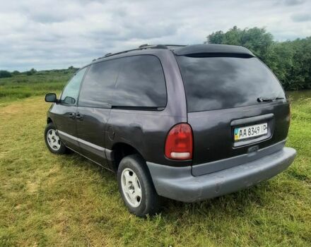 Синий Додж Караван, объемом двигателя 3.3 л и пробегом 350 тыс. км за 4500 $, фото 3 на Automoto.ua