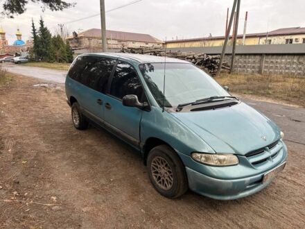Синий Додж Караван, объемом двигателя 3.3 л и пробегом 400 тыс. км за 2200 $, фото 1 на Automoto.ua