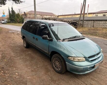 Синий Додж Караван, объемом двигателя 3.3 л и пробегом 400 тыс. км за 2200 $, фото 1 на Automoto.ua