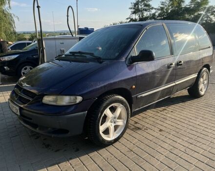 Синий Додж Караван, объемом двигателя 2.4 л и пробегом 312 тыс. км за 2800 $, фото 1 на Automoto.ua