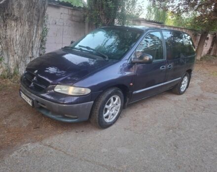 Синий Додж Караван, объемом двигателя 2.5 л и пробегом 450 тыс. км за 2300 $, фото 1 на Automoto.ua