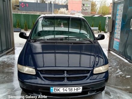 Синий Додж Караван, объемом двигателя 2.5 л и пробегом 358 тыс. км за 3500 $, фото 1 на Automoto.ua