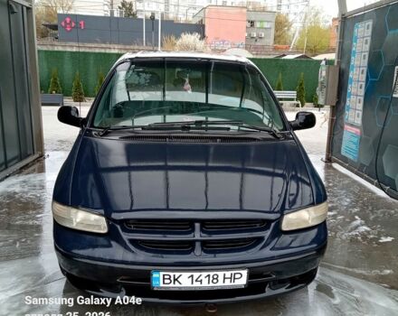 Синий Додж Караван, объемом двигателя 2.5 л и пробегом 358 тыс. км за 3500 $, фото 1 на Automoto.ua