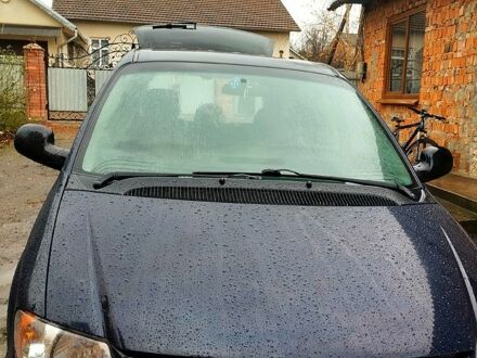 Синий Додж Караван, объемом двигателя 3.3 л и пробегом 280 тыс. км за 4100 $, фото 1 на Automoto.ua