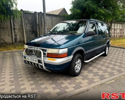 Зелений Додж Caravan, об'ємом двигуна 2 л та пробігом 150 тис. км за 2250 $, фото 1 на Automoto.ua