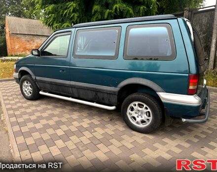 Зелений Додж Caravan, об'ємом двигуна 2 л та пробігом 150 тис. км за 2250 $, фото 3 на Automoto.ua