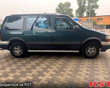 Зелений Додж Caravan, об'ємом двигуна 2 л та пробігом 150 тис. км за 2250 $, фото 2 на Automoto.ua