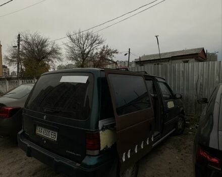 Зеленый Додж Караван, объемом двигателя 3 л и пробегом 325 тыс. км за 2400 $, фото 4 на Automoto.ua