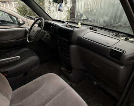 Додж Караван 1995 в Киеве на Automoto.ua Зеленый Додж Караван, объемом двигателя 3 л и пробегом 325 тыс. км за 2400 $, фото 7 на Automoto.ua