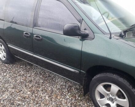 Зеленый Додж Караван, объемом двигателя 2.4 л и пробегом 300 тыс. км за 4200 $, фото 2 на Automoto.ua