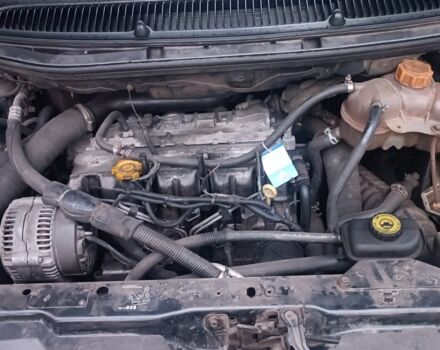 Зеленый Додж Караван, объемом двигателя 0 л и пробегом 170 тыс. км за 3200 $, фото 2 на Automoto.ua