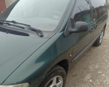 Зеленый Додж Караван, объемом двигателя 2.5 л и пробегом 512 тыс. км за 2600 $, фото 1 на Automoto.ua