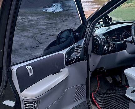 Зеленый Додж Караван, объемом двигателя 2.5 л и пробегом 0 тыс. км за 3000 $, фото 4 на Automoto.ua