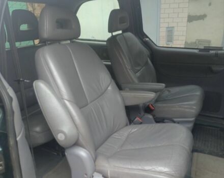 Зеленый Додж Караван, объемом двигателя 2.5 л и пробегом 512 тыс. км за 2600 $, фото 5 на Automoto.ua