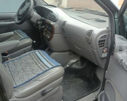 Зеленый Додж Караван, объемом двигателя 2.5 л и пробегом 512 тыс. км за 2600 $, фото 7 на Automoto.ua