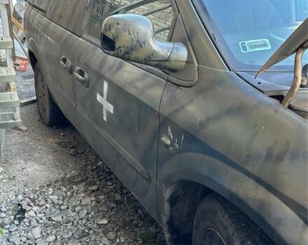 Зелений Додж Caravan, об'ємом двигуна 2.5 л та пробігом 300 тис. км за 1300 $, фото 4 на Automoto.ua