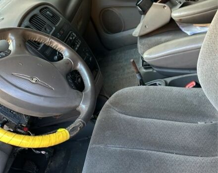 Зелений Додж Caravan, об'ємом двигуна 2.5 л та пробігом 300 тис. км за 1300 $, фото 2 на Automoto.ua