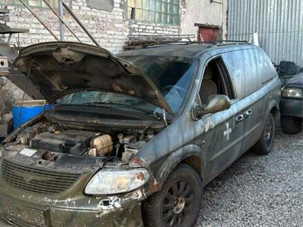 Зеленый Додж Караван, объемом двигателя 2.5 л и пробегом 300 тыс. км за 1300 $, фото 1 на Automoto.ua