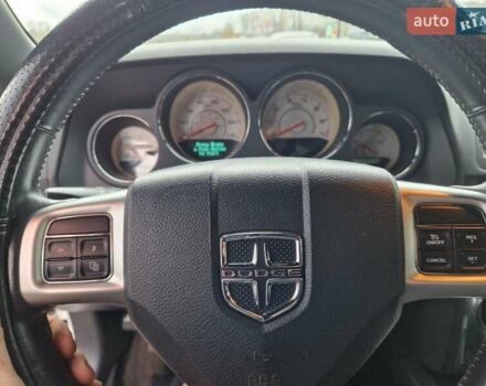 Белый Додж Челенджер, объемом двигателя 3.6 л и пробегом 226 тыс. км за 15300 $, фото 7 на Automoto.ua