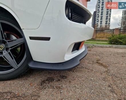 Белый Додж Челенджер, объемом двигателя 3.6 л и пробегом 226 тыс. км за 15300 $, фото 17 на Automoto.ua