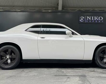 Белый Додж Челенджер, объемом двигателя 3.6 л и пробегом 157 тыс. км за 16500 $, фото 20 на Automoto.ua