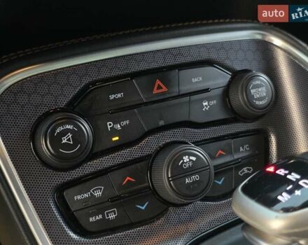 Белый Додж Челенджер, объемом двигателя 3.6 л и пробегом 95 тыс. км за 16500 $, фото 32 на Automoto.ua