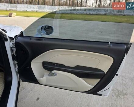 Белый Додж Челенджер, объемом двигателя 3.6 л и пробегом 95 тыс. км за 16500 $, фото 25 на Automoto.ua